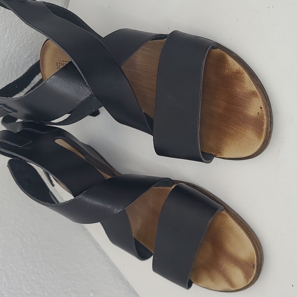 Seychelles black leather strappy sandals size 8.5